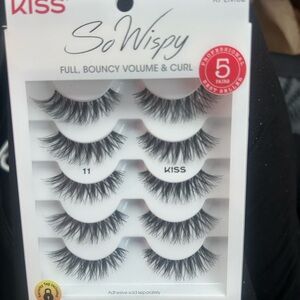 NEW kiss So Wispy Black Eyelashes Set